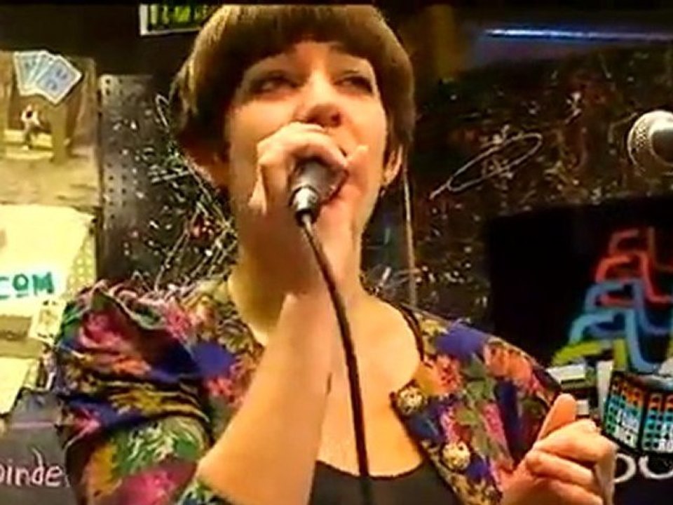 Zoe Boekbinder performs "Seven Times"
