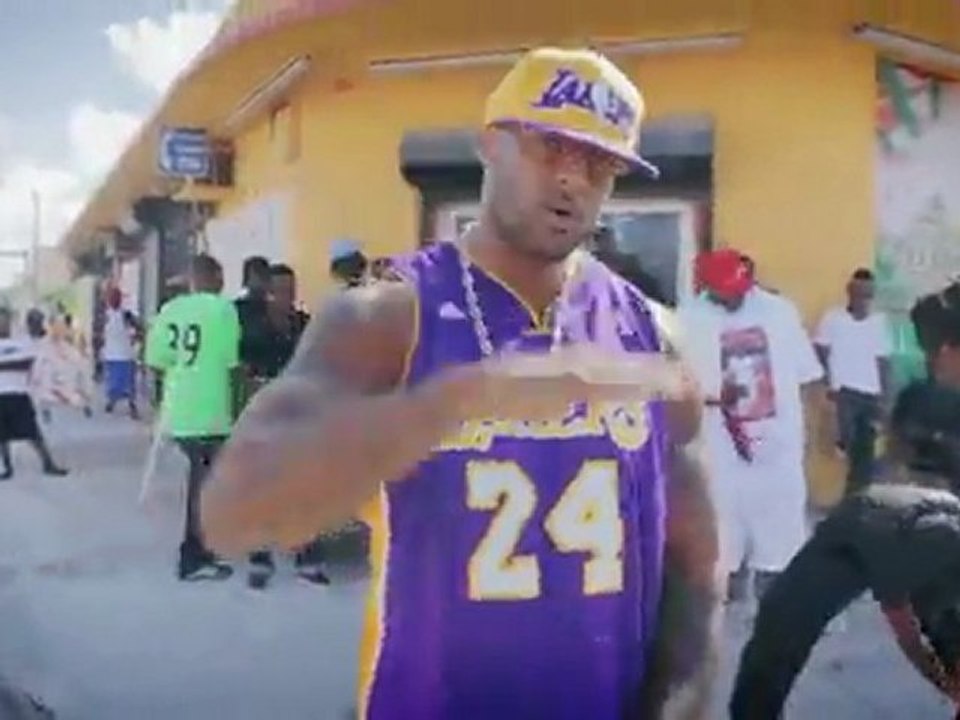 Gato feat. Booba & Philly Poe – Corner