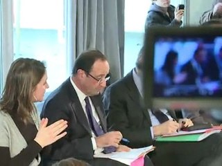 François Hollande à Bondy pour rencontrer le collectif Stagiaire Impossible