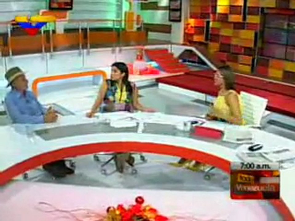 (VIDEO) Toda Venezuela Isis Ochoa ministra de Las Comunas y Mauro Gonzalez defensor de DDHH de Adultos Mayores 14.12 2011  3/3