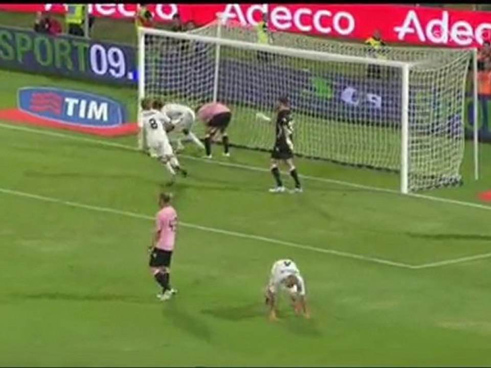 Radja Nainggolan v Palermo 21 September 2011 HD