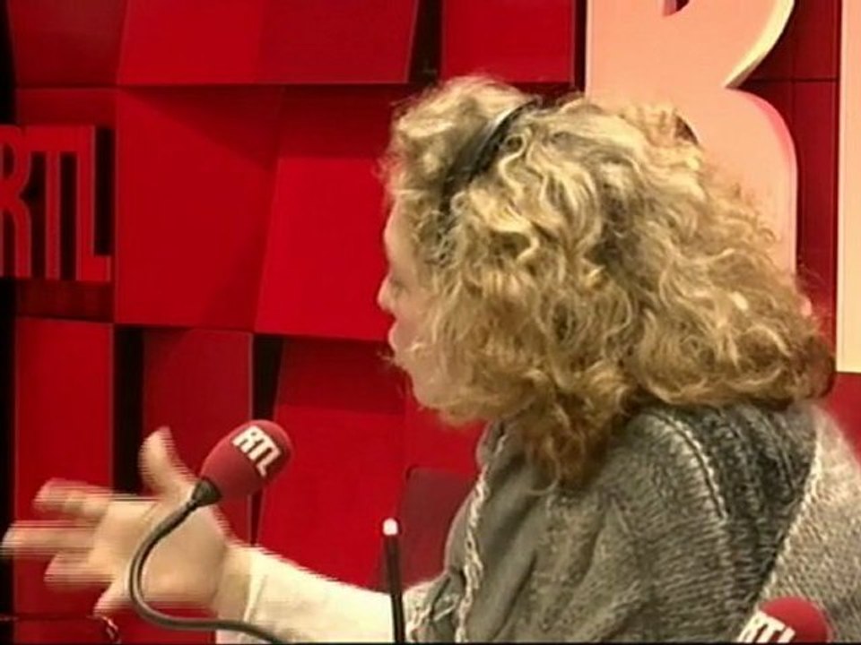 "Les carnets d'Alba" : Hollande accuse Sarkozy de préparer les attaques contre lui