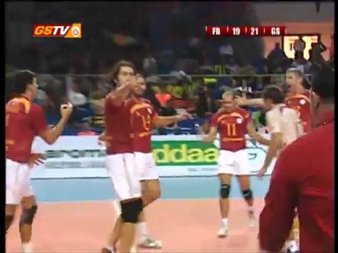 Erkek Voleybol Maça Doğru