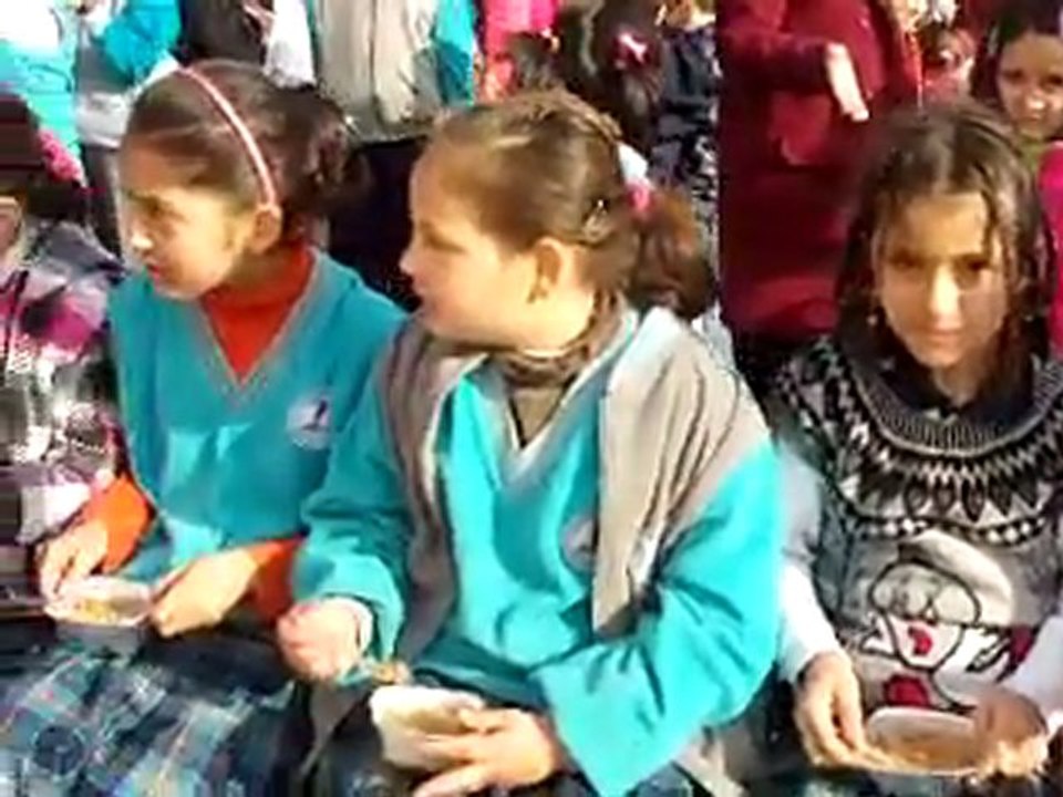 c.s.demirel ilköğretim okulu okul aşure dağıtımı