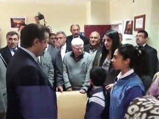 BAKAN ÇELİK VAN DEPREMZADELERİ ZİYARET ETTİ