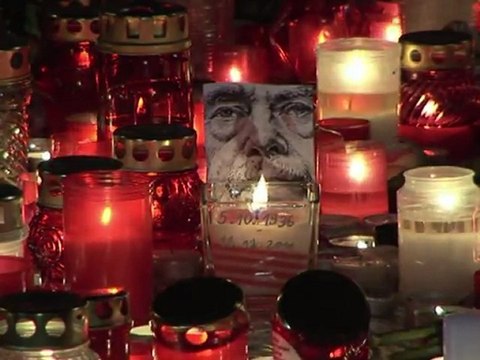 Les Tchèques se recueillent après la mort de Vaclav Havel