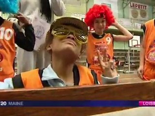 MSB: Les joueurs avec les basketteurs en herbe