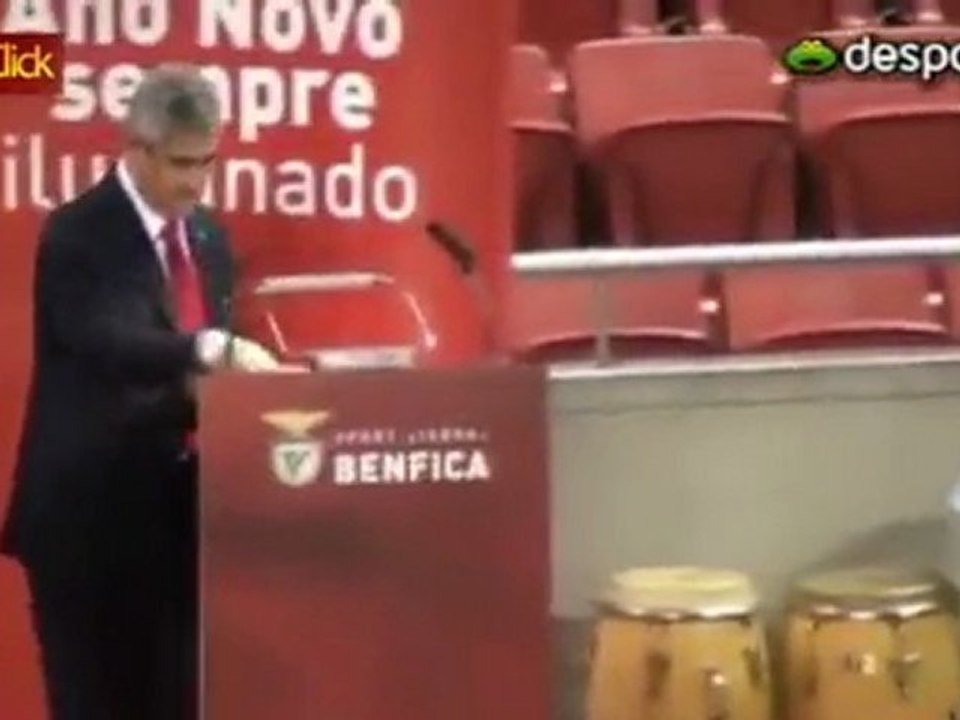 Águia dá uma bicada no presidente do Benfica