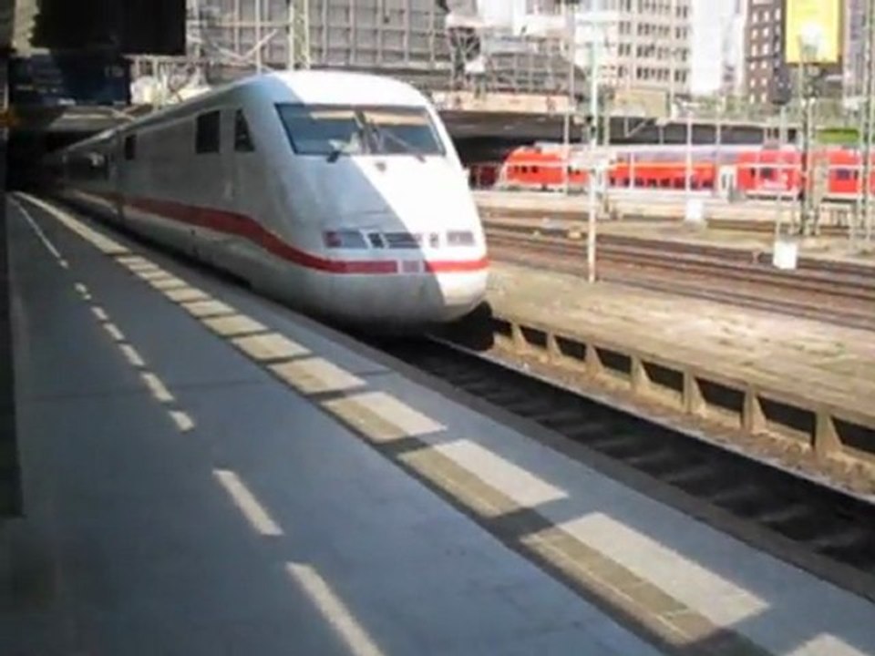 gare hambourg 4 fermeture porte + départ ICE