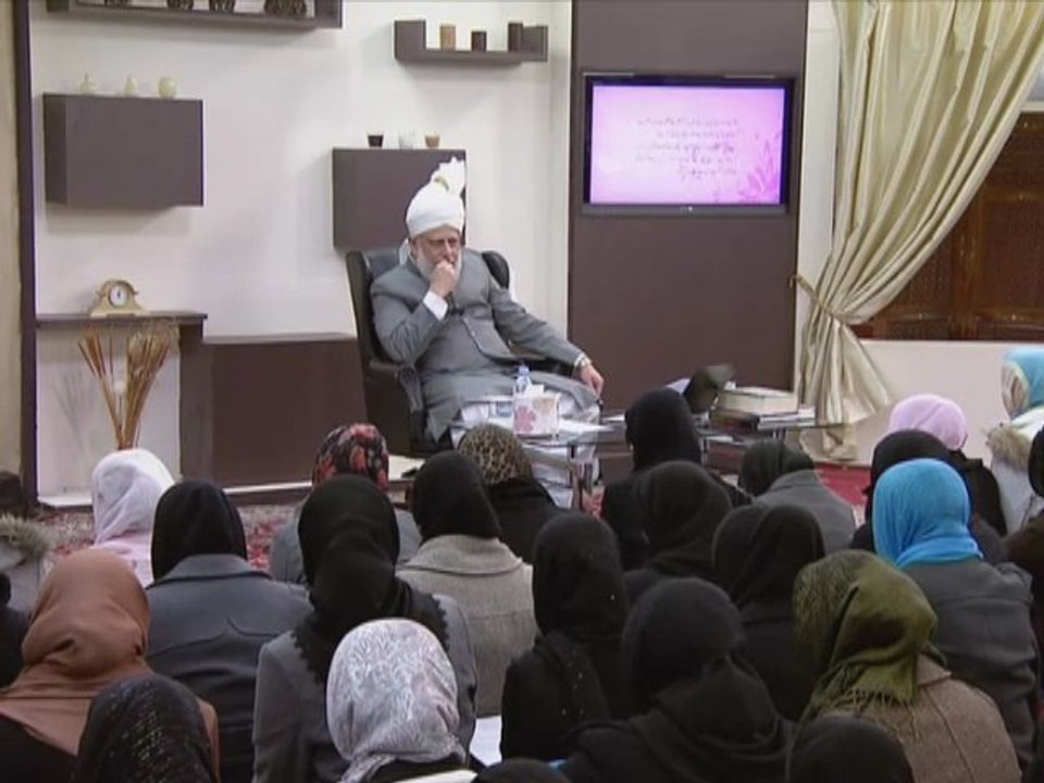 Gulshan-e-Waqfe Nau (Lajna) Class: 4th December 2010 - Part 1 (Urdu)