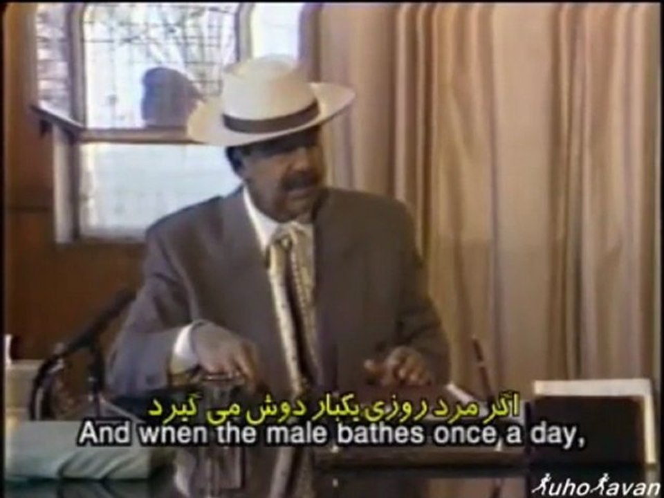 صدام نصیحت میکند