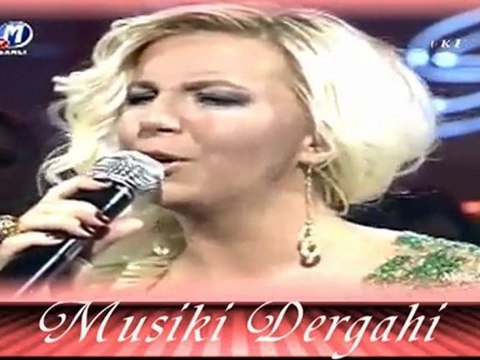 Ayşe Ekiz ~ Nice sevdi nice yandı nice bağlandı gönül.HD