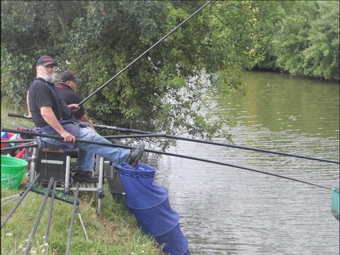 OISY (AISNE) CONCOURS DE PÊCHE A L' AMERICAINE 17 JUILLET 2011 CANAL DE LA SAMBRE A L'OISE