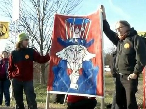 Suspected WikiLeaks source appears in U.S. court