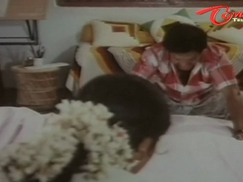 Hilarious Scene Between Rajendra Prasad - Divyavani