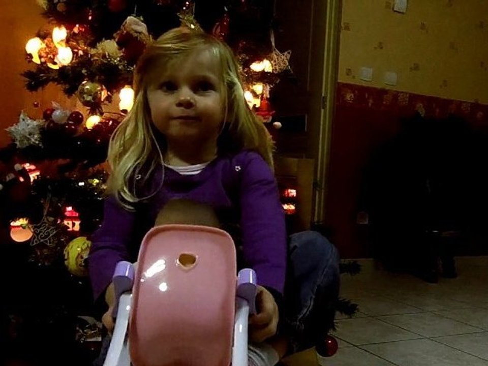 Lucie chante Noel 11