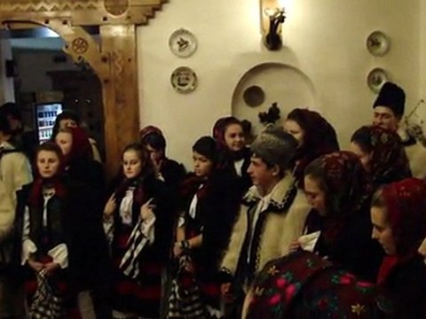 Elevii Liceului Forestier la actiunea Rotary Sighet Daruieste un zambet 2011