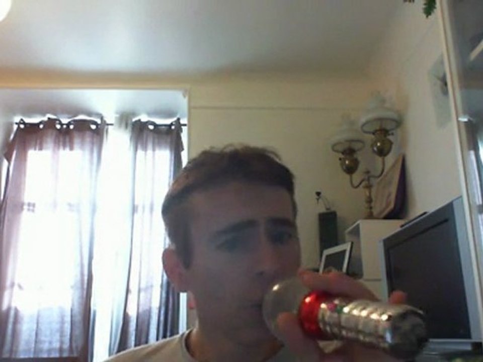 Wiwi égratigne "viens" de Gérôme Gallo