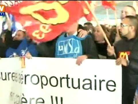 La grève des agents de sûreté aéroportuaire est reconduite