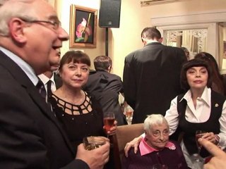 Mireille Mathieu célèbre les 90 ans de sa mère en famille