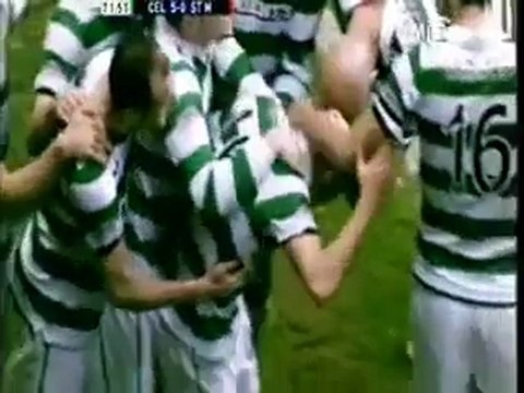 Dylan McGeouch đi bóng từ sân nhà và sút bóng hiểm hóc vào góc gần