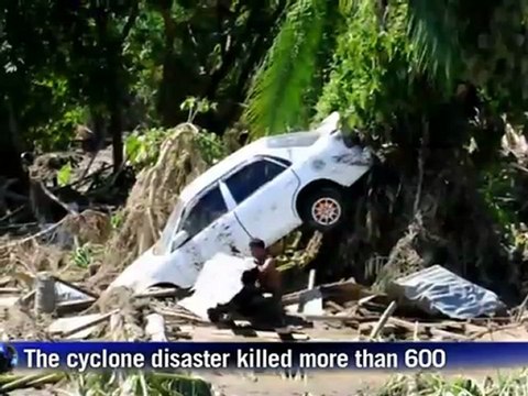 Philippines rescuers pursue hunt for flood victims