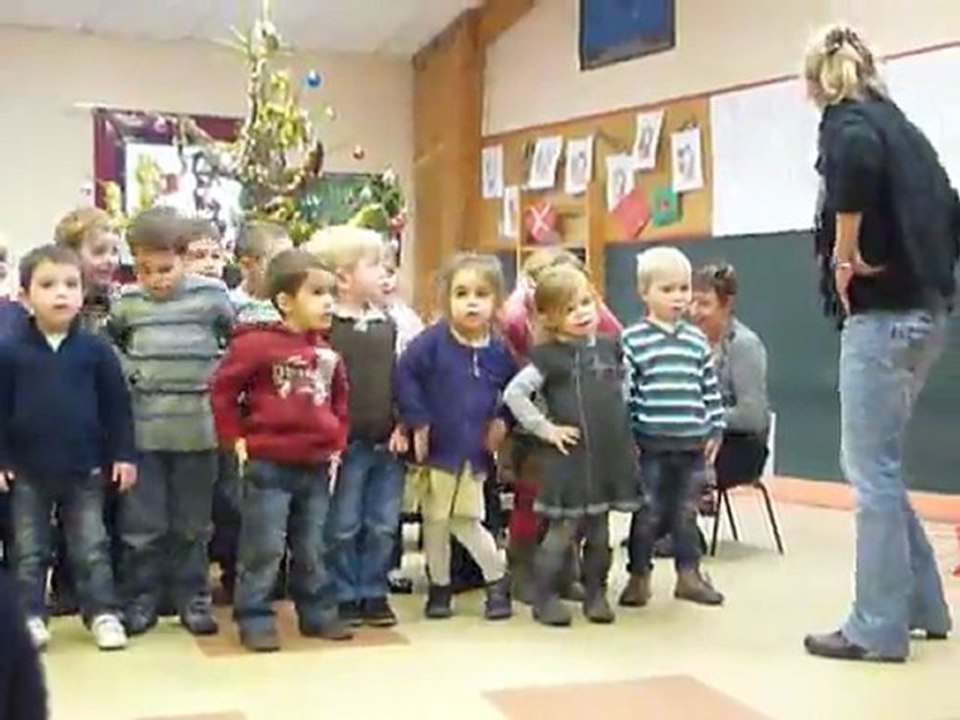 Noel 2011 Ecole maternelle  Jeanne & Louise film 1