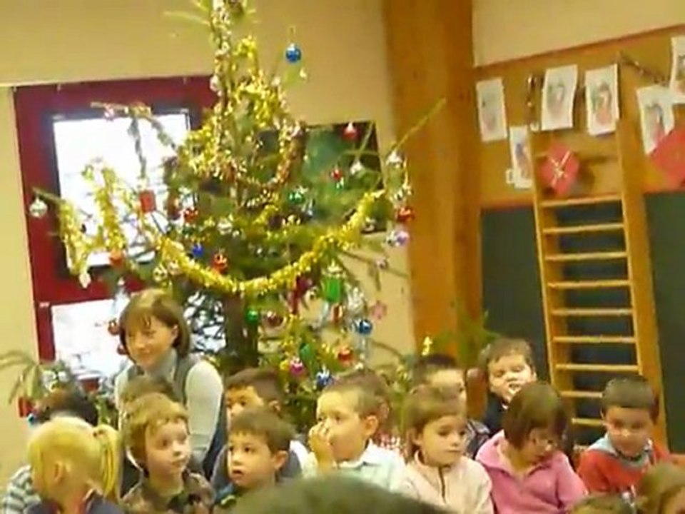 Noel 2011 Ecole maternelle  Jeanne & Louise film 3
