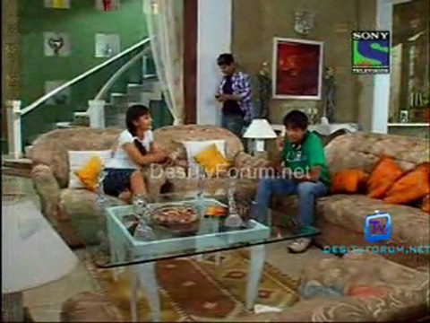 Parvarish Kuch Khatti Kuch Meethi - 19th December 2011 Watch p2
