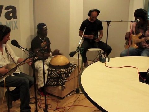 UNIVERSITY OF GNAWA & AZIZ SAHMAOUI live @ NOVA