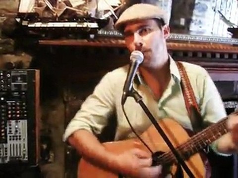 Romain, chansonnier à Québec