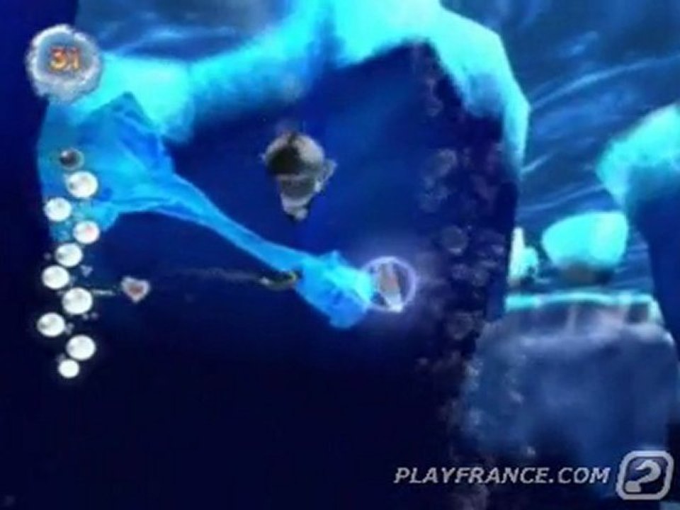 Happy Feet (PS2) - Mumble apprend à nager.