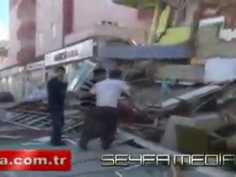 Van Depreminden görüntüler tam bir can pazarı(