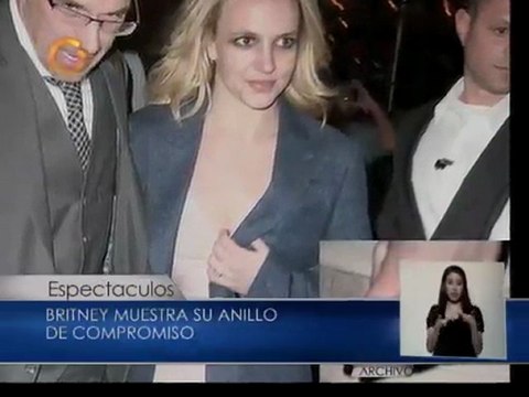 Britney muestra su anillo de compromiso