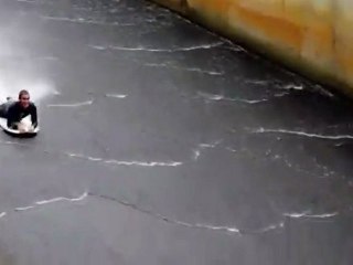 faire du bodyboard dans un barrage