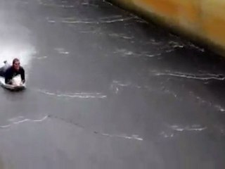 faire du bodyboard dans un barrage