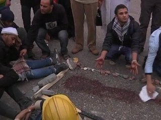 Egypt riot police clear Tahrir