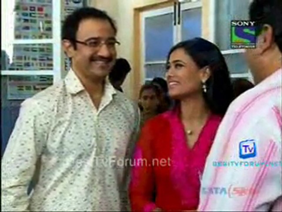 Parvarish Kuch Khatti Kuch Meethi - 20th December 2011 Watch p4