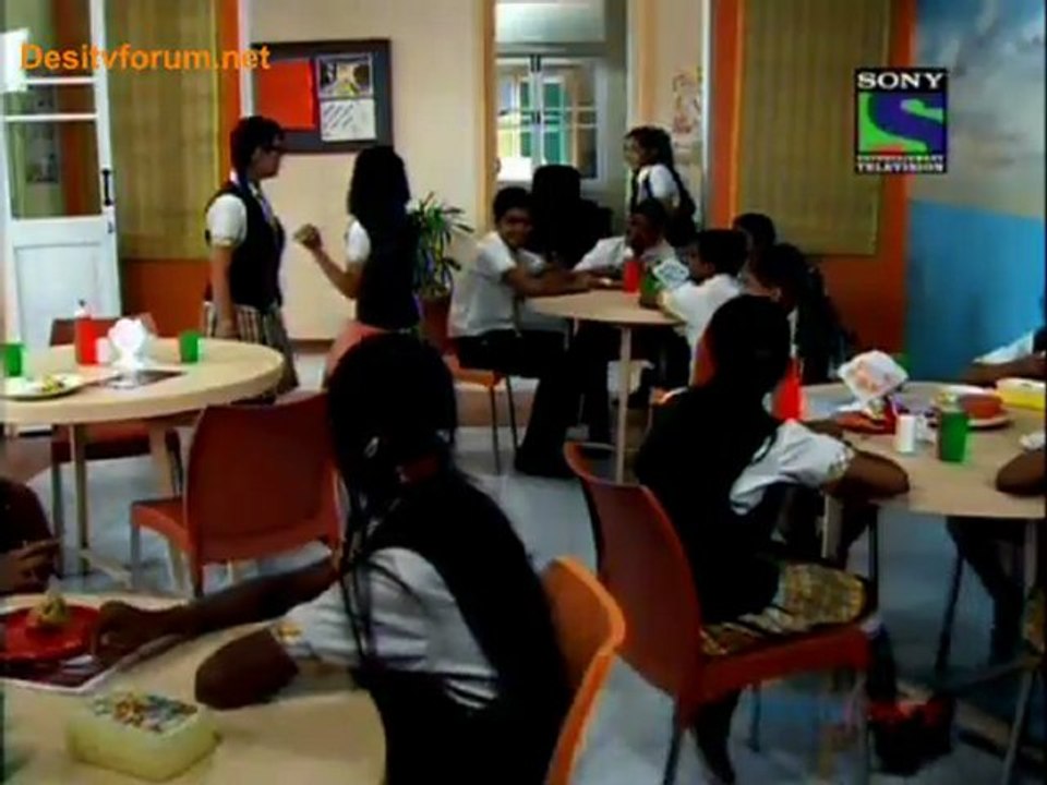 Parvarish Kuch Khatti Kuch Meethi - 20th December 2011 Watch Video Online p2