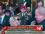 (VIDEO) Uruguayos expresan su afecto al presidente Chávez en su llegada al país sureño