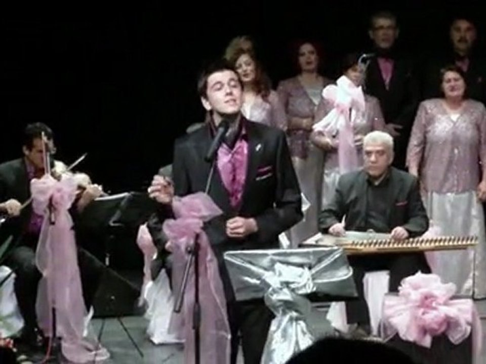 ŞAFAK GÖNÜL ''KEDERLİ GÜNLERİMDE''17.12.2011. AKŞAMI ALANYA KÜLTÜR MERKEZİNDEKİ HOŞ SEDA MÜZİK DERNEĞİNİN KONSERİNDEN..