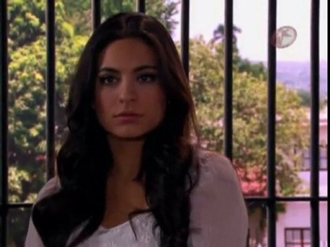 Paula habla con su tia sobre Rogelio