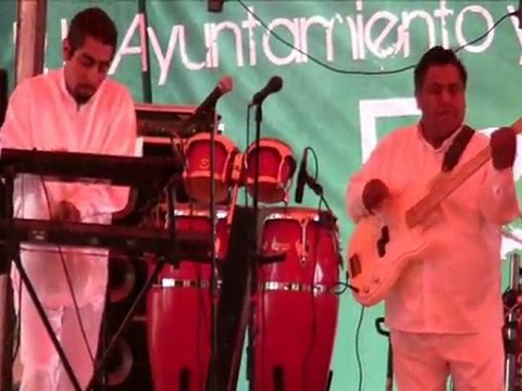 ANGELITOS NEGROS Fernando Arias y sus PASTELES VERDES DEL PERU en vivo !! 2011