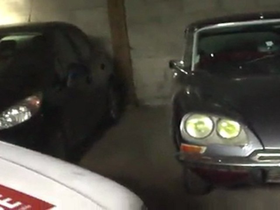 DS de Xavier stationnée dans l'entrepôt du garage citroen de Corbie