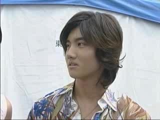 THSK Zoom-in Super (Interview & Sky)