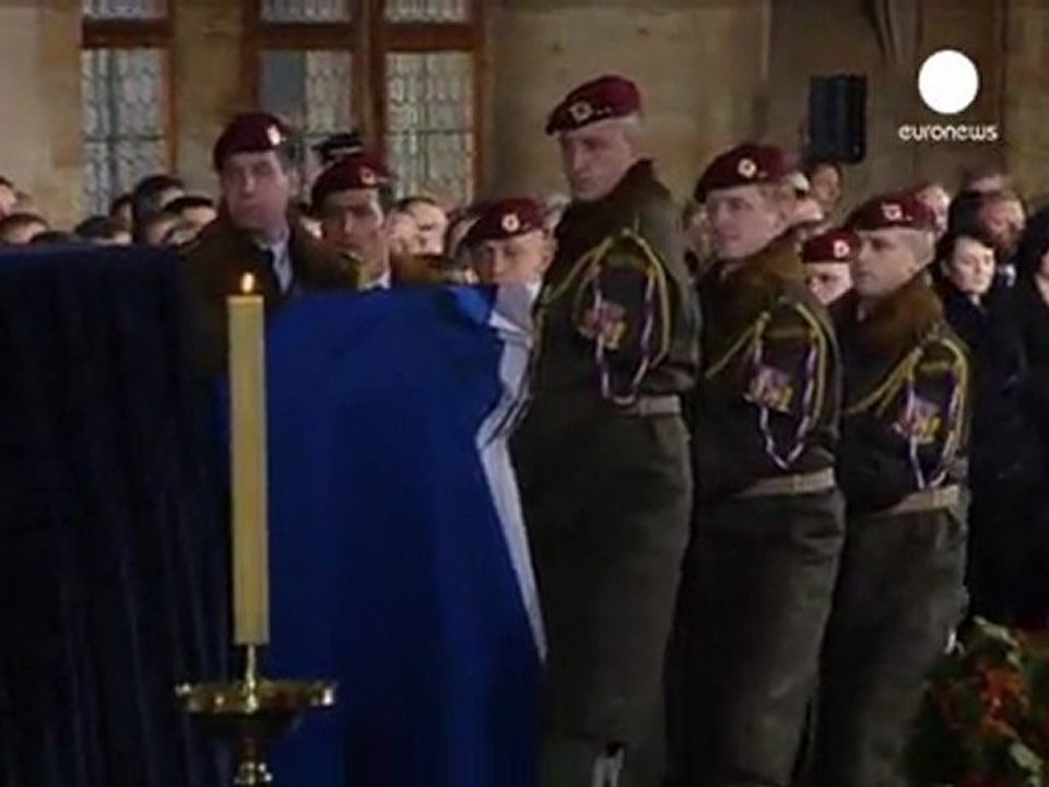 Des milliers de Tchèques rendent hommage à Vaclav Havel