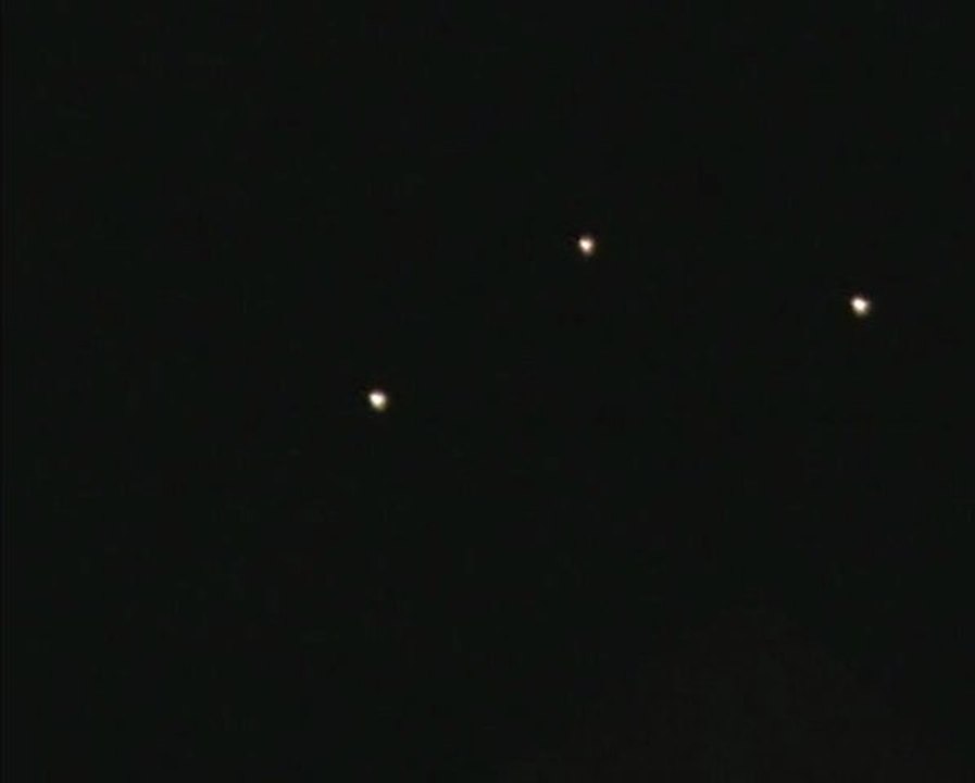 Sphères en formation "triangle" en direct !!! Aout 2010 St martin d'auxigny 18110