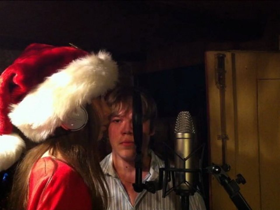 Petit papa Noël (avec ma petite soeur!)