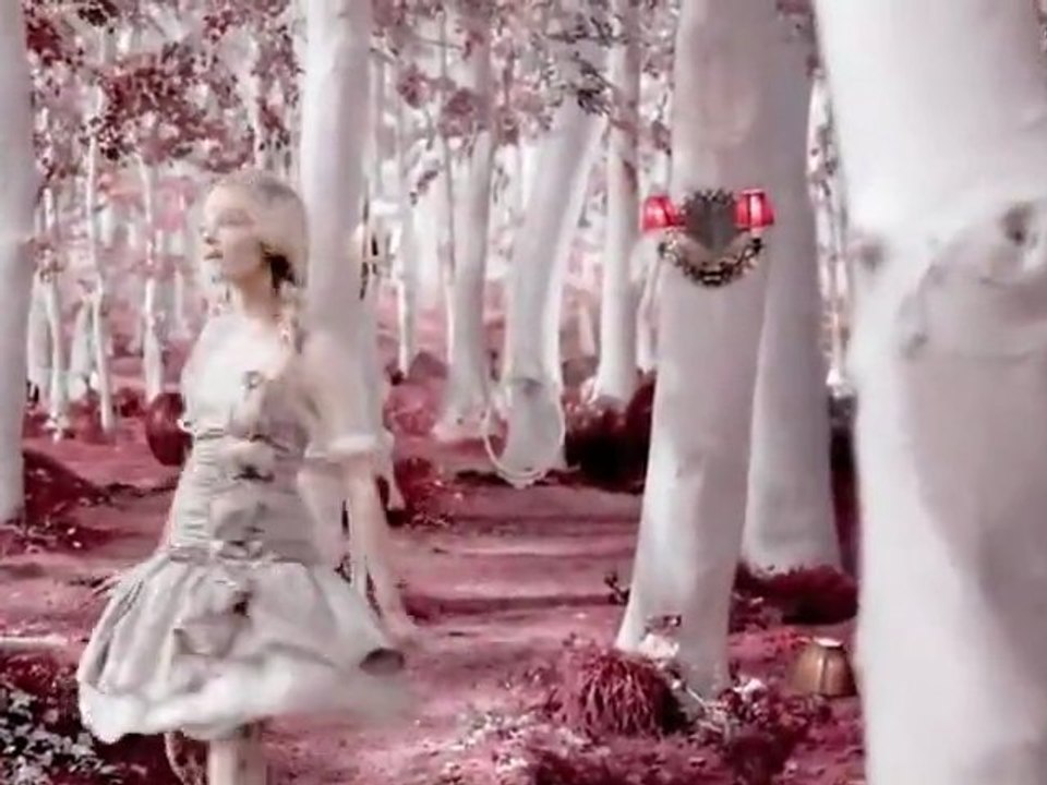 E-CLIP TOTAL : Florrie - Sunday Girl