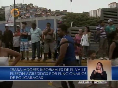 Enfrentamiento entre buhoneros y la polícia dejó heridos en El Valle